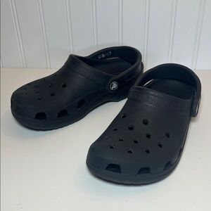CROCS Classic Black Clogs Men’s 6 Women’s 8